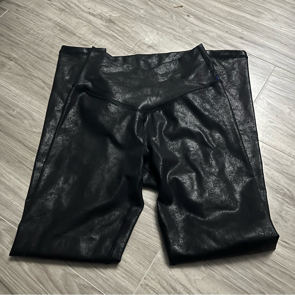 Offline by Aerie black snake print leggings size medium